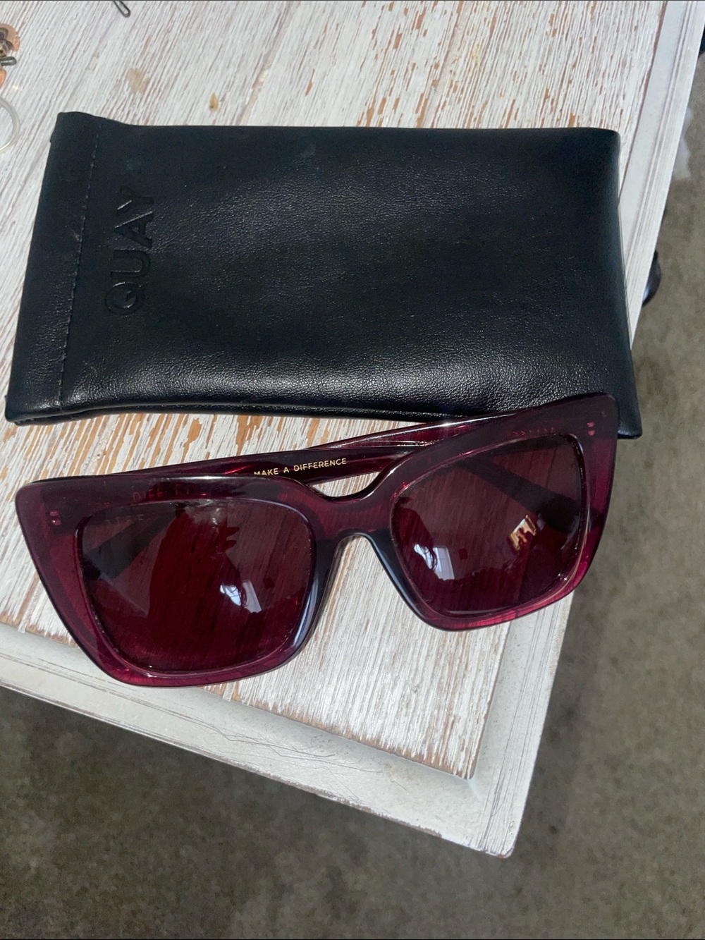Diff Women's Wine Red Cat Eye Sunglasses

Will come with Quay case